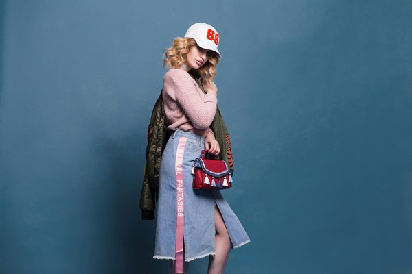 Quelles astuces pour porter des escarpins en velours lors d'un événement hivernal?